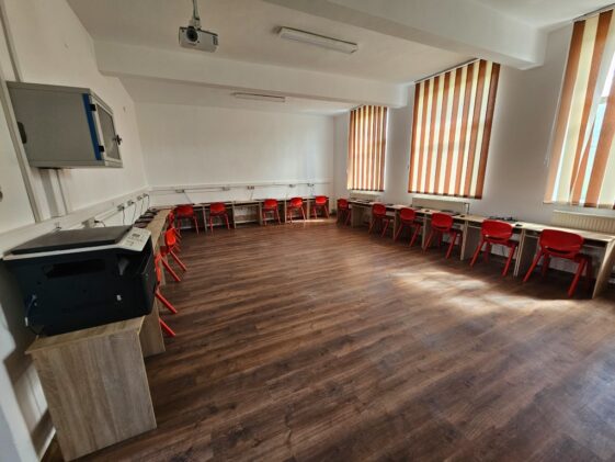 scoala_primara_din_satul_luncsoara_bihor_dupa_8